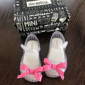 Mini Melissa Glitter Perforated Mary Jane Bow Shoes. Size 7